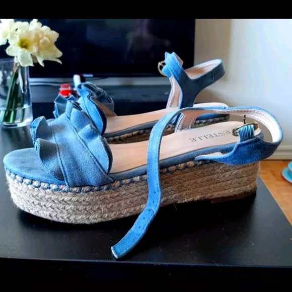 Sandals - Picture 2 of 2